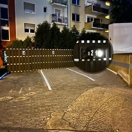 Living At Saarpartments -Adults Only- 2 Bedroom, Netflix - Business & Holiday Apartments For Long- And Short Term Stay, 3 Min To Train Station, Secure E-Bike Parking! ซาร์บรึคเคน ภายนอก รูปภาพ