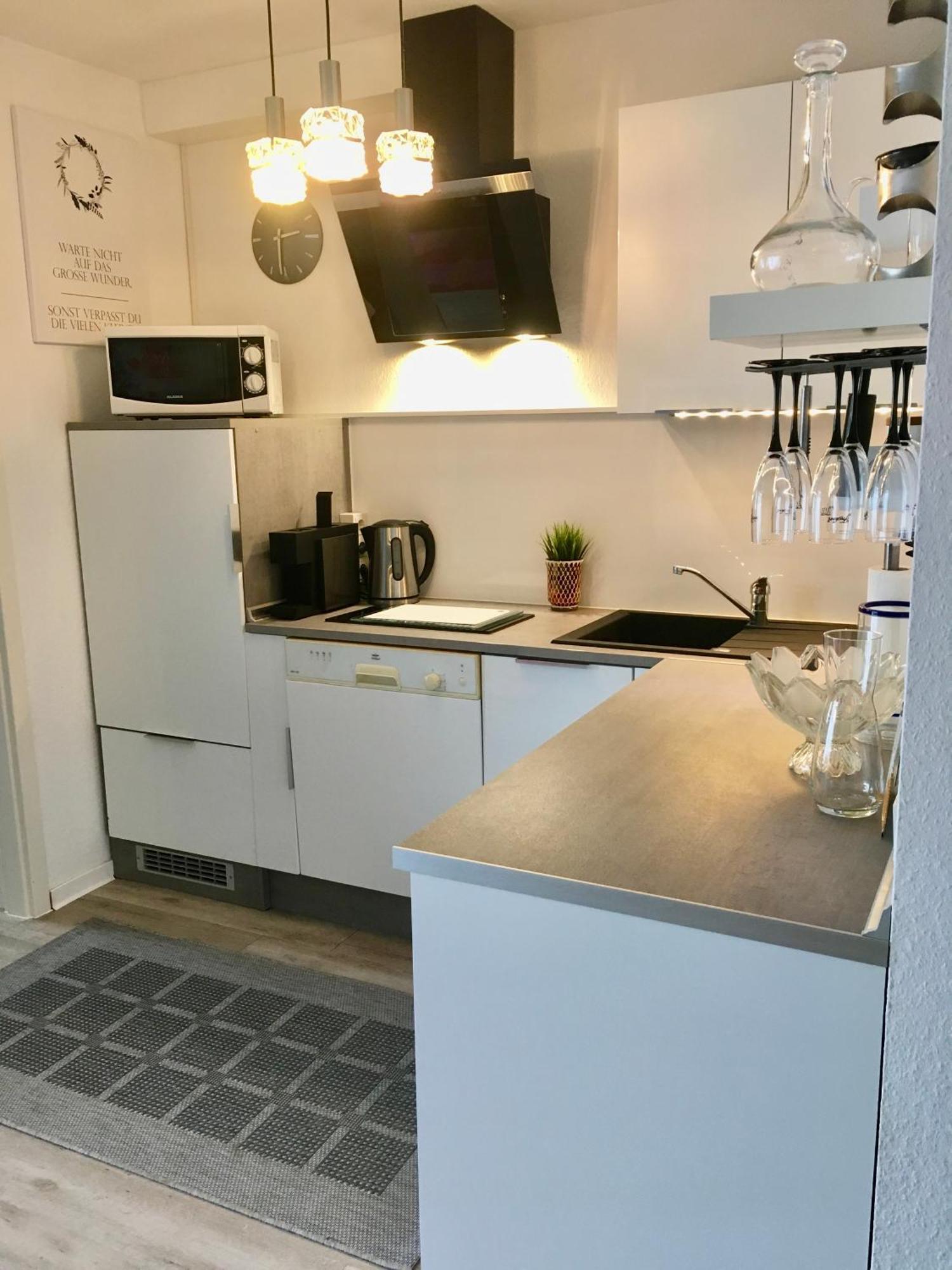 Living At Saarpartments -Adults Only- 2 Bedroom, Netflix - Business & Holiday Apartments For Long- And Short Term Stay, 3 Min To Train Station, Secure E-Bike Parking! ซาร์บรึคเคน ภายนอก รูปภาพ